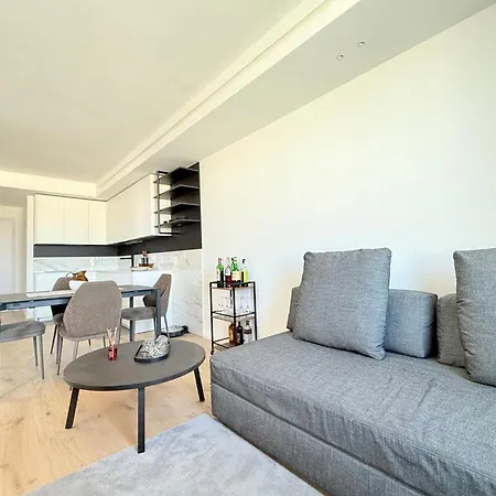 Se307 - Senigallia, Elegante Bilocale Con Loggia Esterna E Posto Auto *