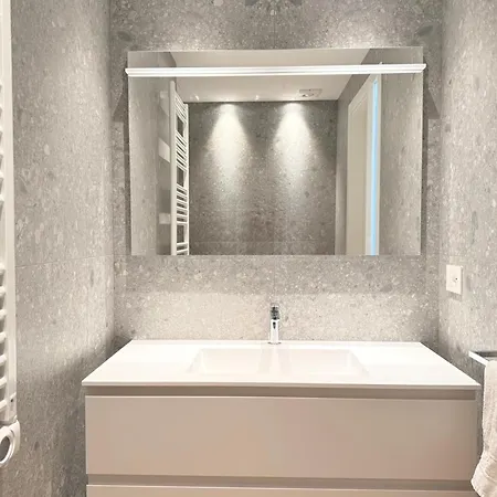 Se307 - Senigallia, Elegante Bilocale Con Loggia Esterna E Posto Auto *